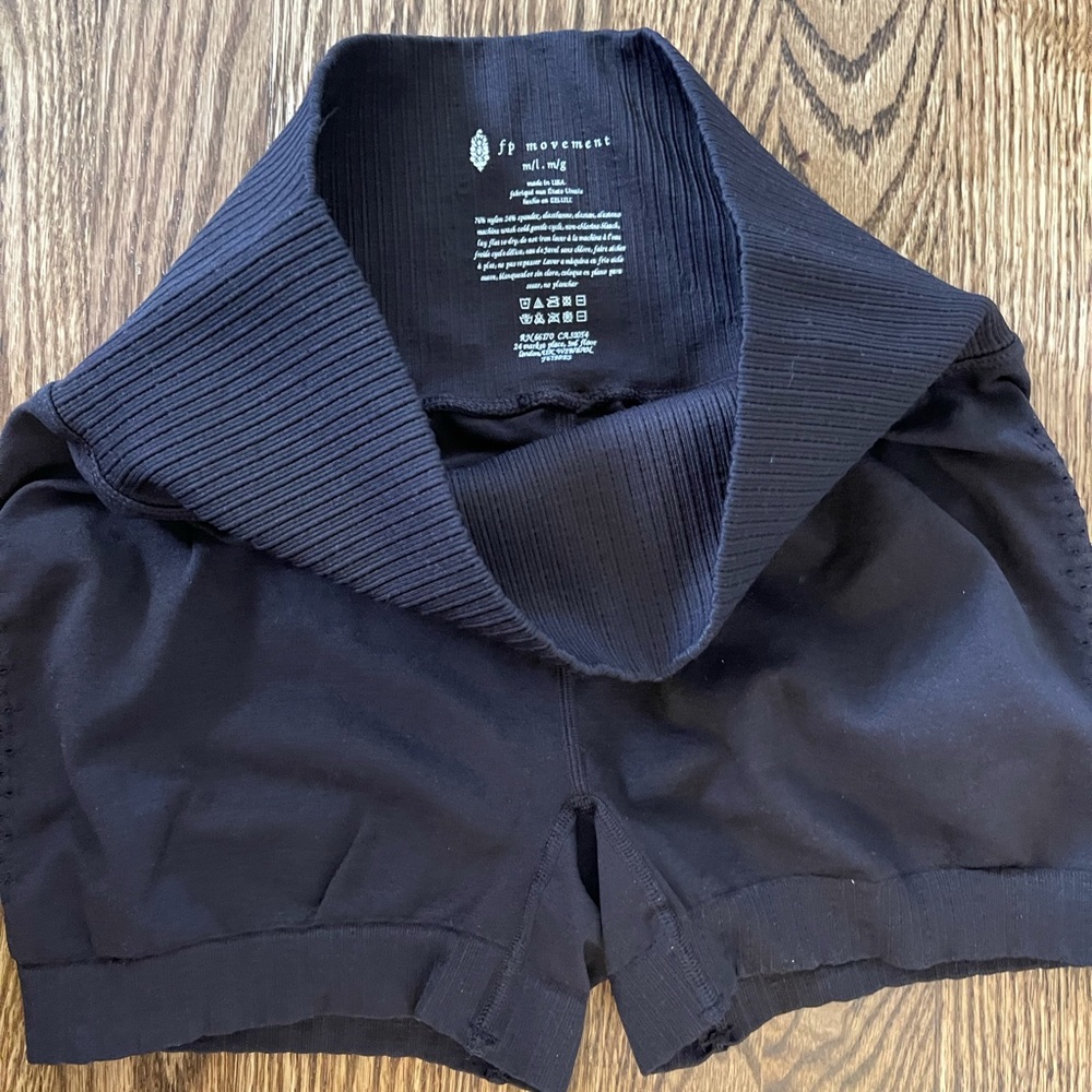 FP Movement Good Karma running shorts - Picture 5 of 6